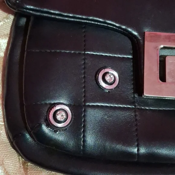 Chanel Purse - Picture 6 of 9